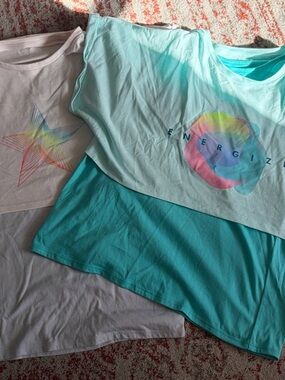 Bundle of 2 Girl’s Graphic Layered Tees — Aqua & White